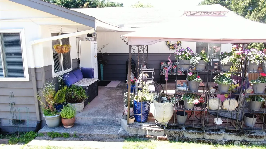 1254 8th Avenue S Edmonds WA 98020
