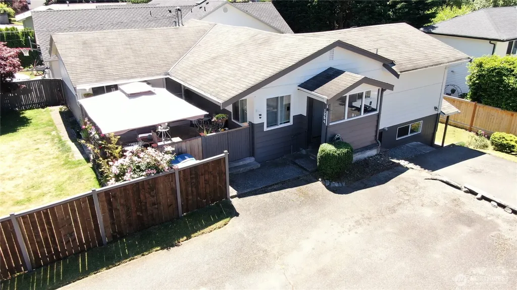 1254 8th Avenue S Edmonds WA 98020