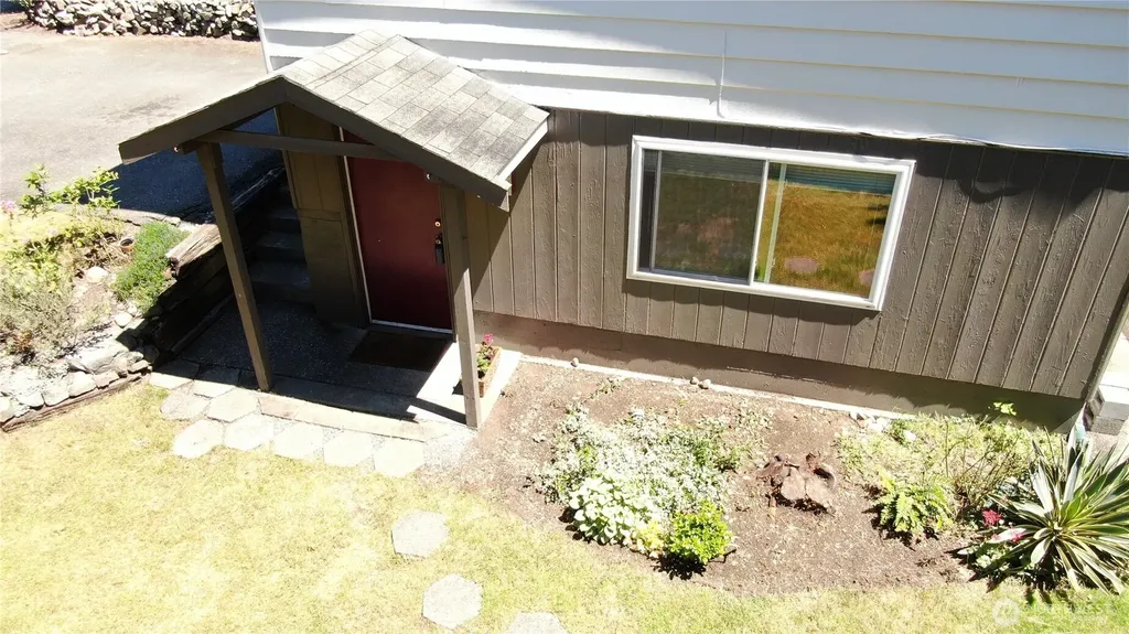 1254 8th Avenue S Edmonds WA 98020