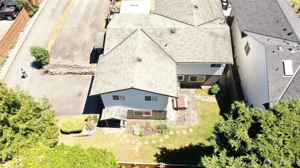 1254 8th Avenue S Edmonds WA 98020
