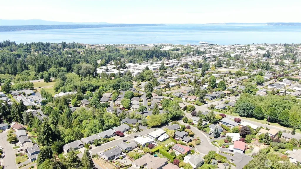 1254 8th Avenue S Edmonds WA 98020