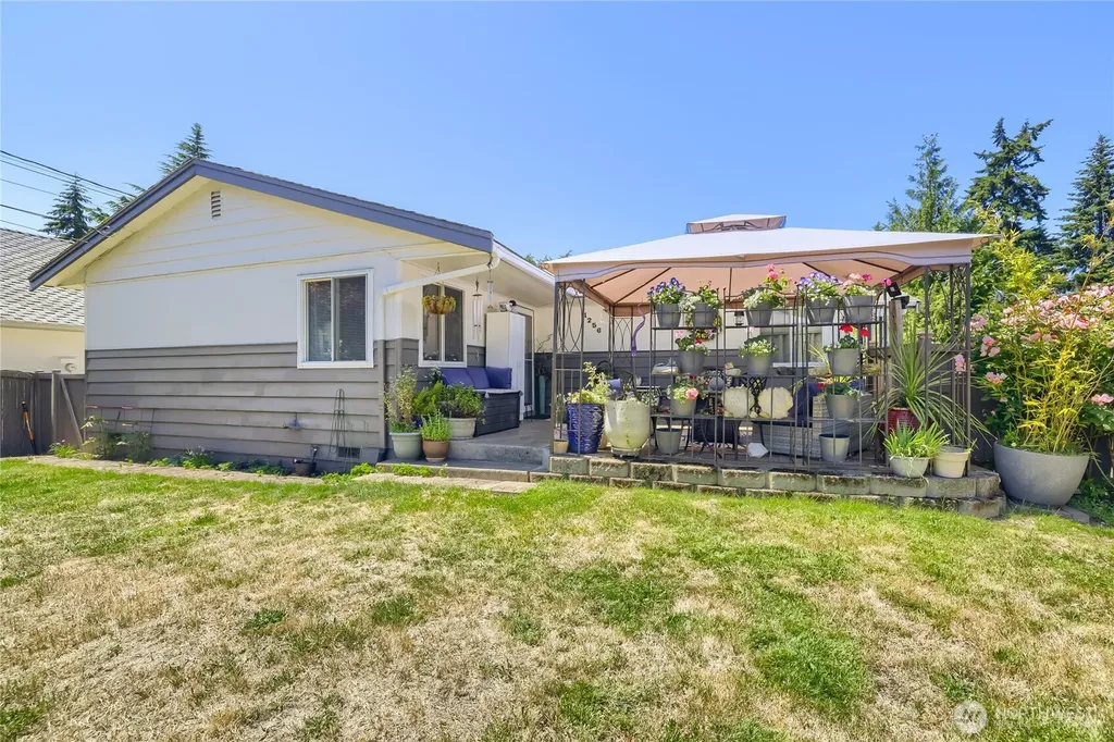1254 8th Avenue S Edmonds WA 98020