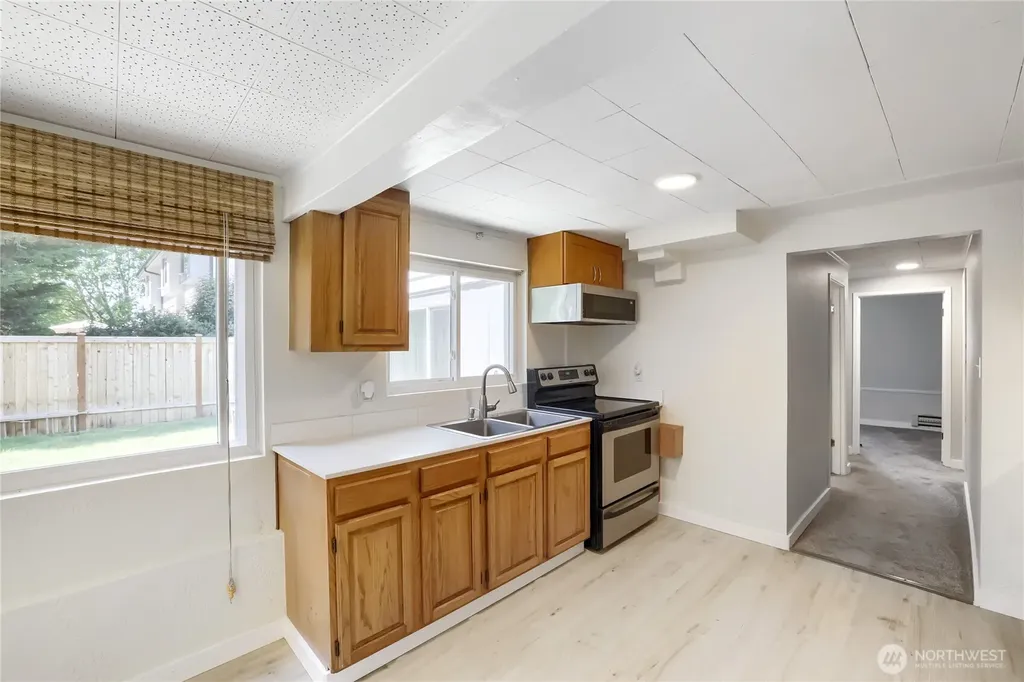 1254 8th Avenue S Edmonds WA 98020