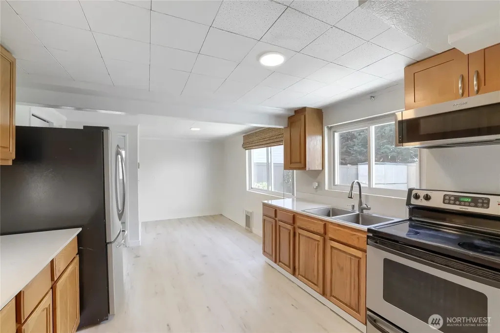 1254 8th Avenue S Edmonds WA 98020