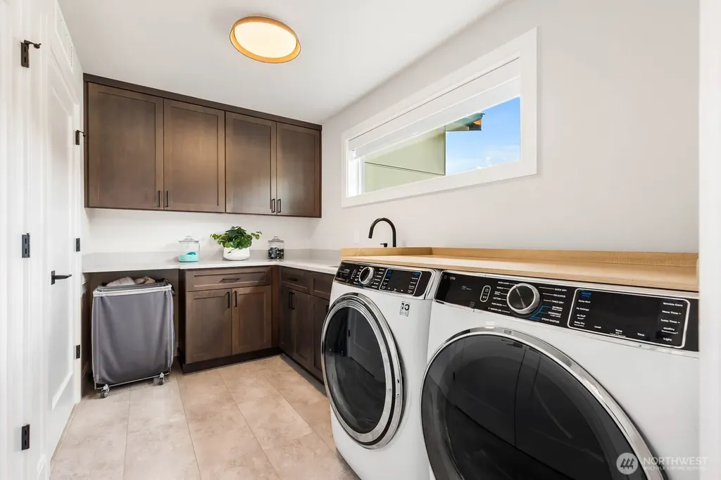 2708 220th Place SW Brier WA 98036