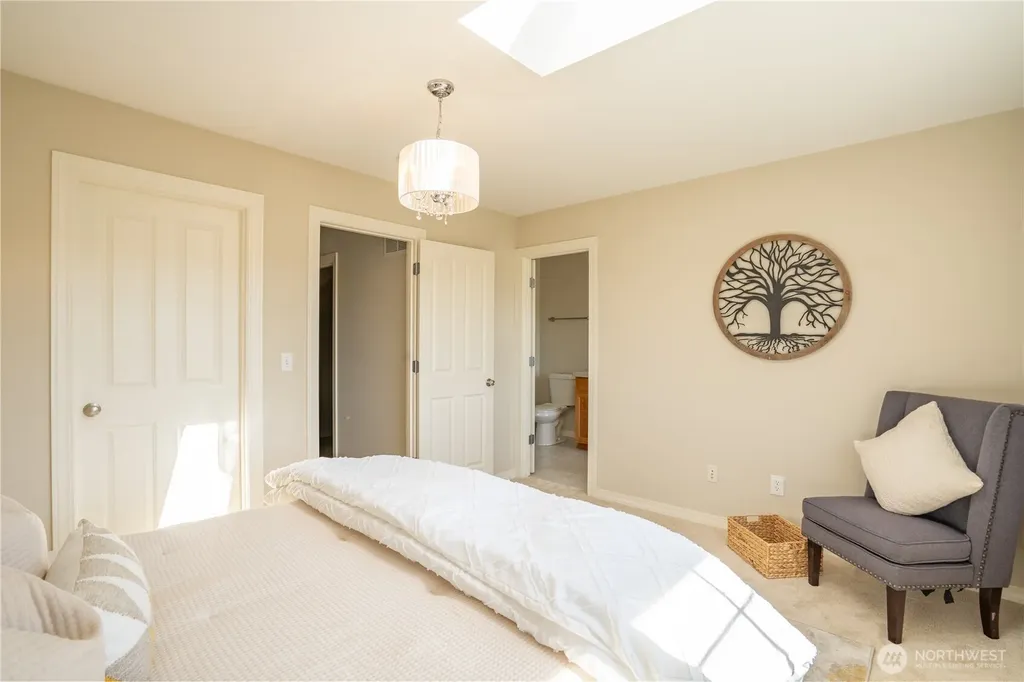 24112 40th Avenue SE Bothell WA 98021