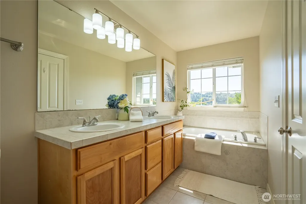 24112 40th Avenue SE Bothell WA 98021