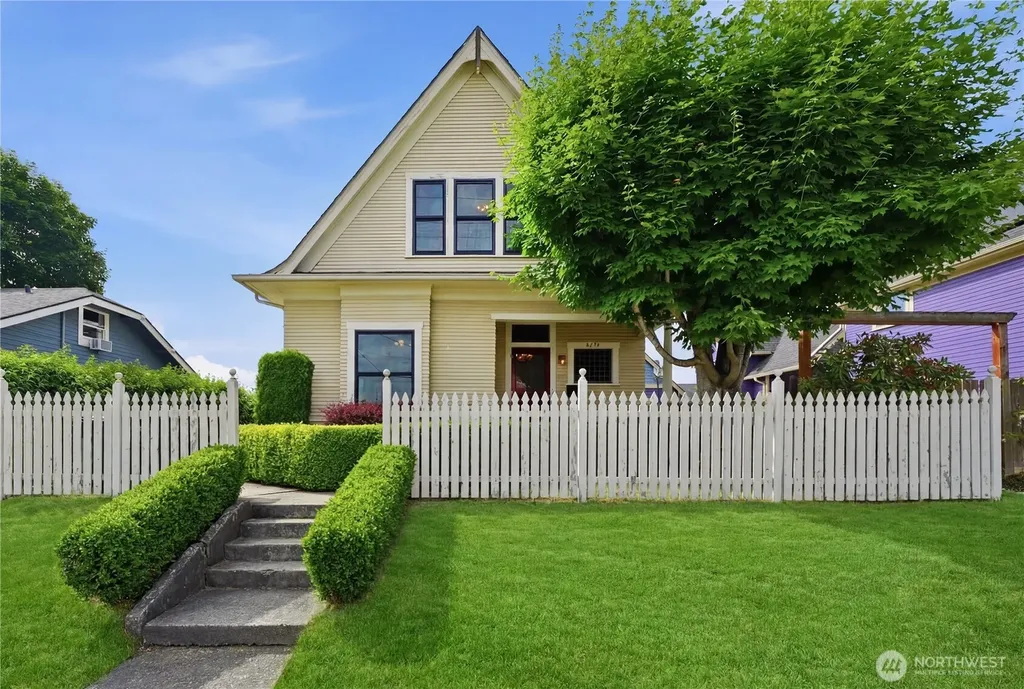 2415 F Street Bellingham WA 98225