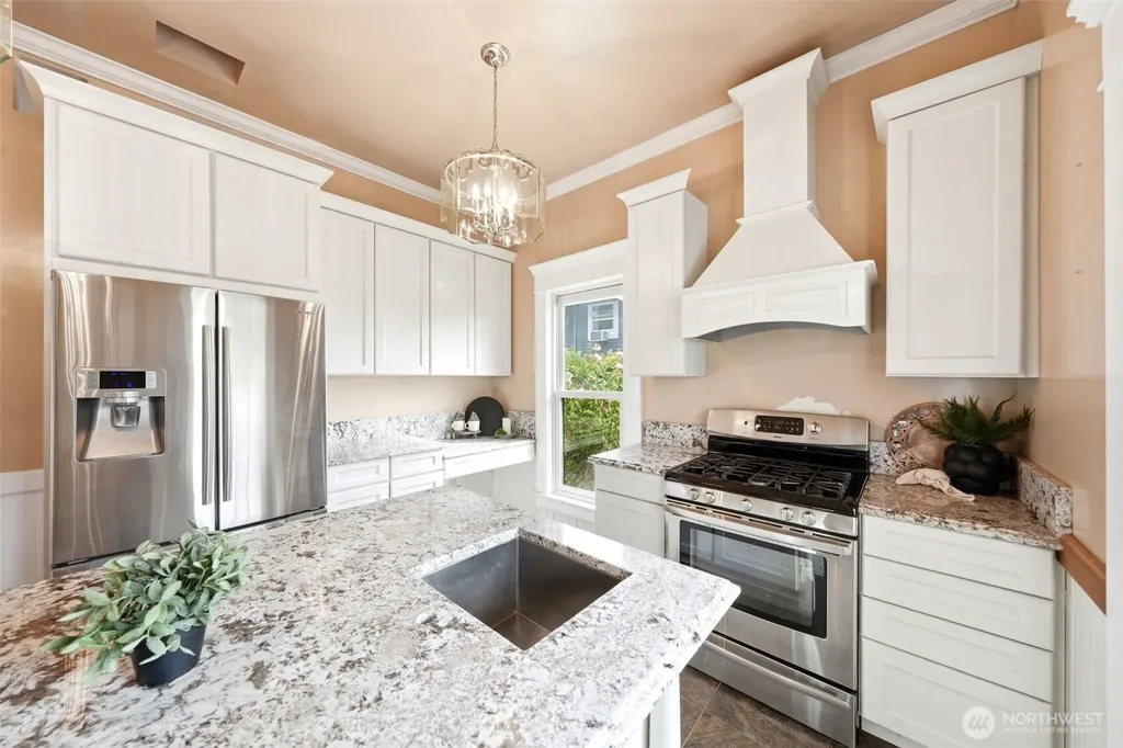 2415 F Street Bellingham WA 98225