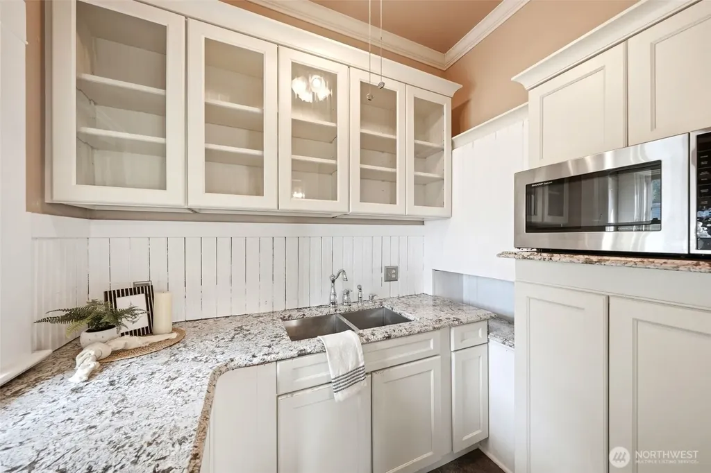 2415 F Street Bellingham WA 98225
