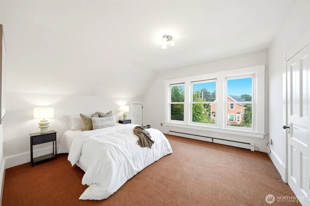2415 F Street Bellingham WA 98225