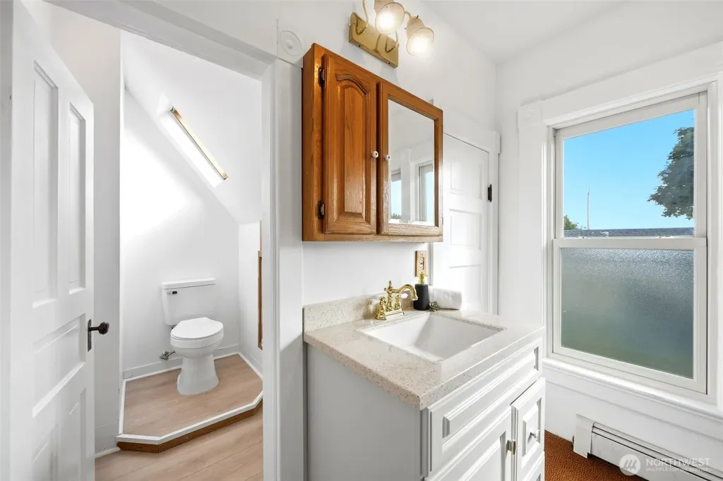 2415 F Street Bellingham WA 98225