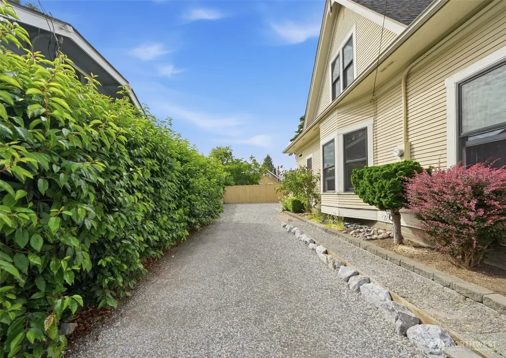 2415 F Street Bellingham WA 98225