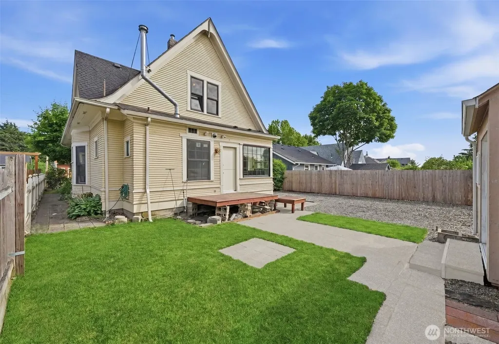 2415 F Street Bellingham WA 98225