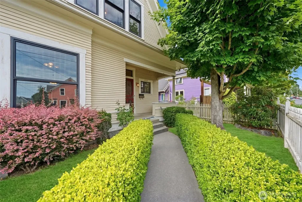 2415 F Street Bellingham WA 98225