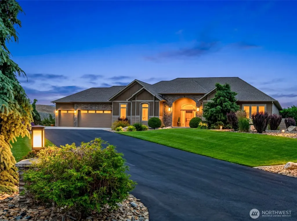 118 E Mountain Brook Lane Wenatchee WA 98801