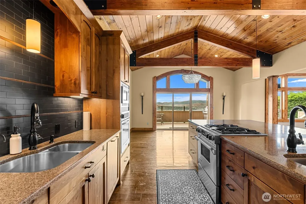 118 E Mountain Brook Lane Wenatchee WA 98801