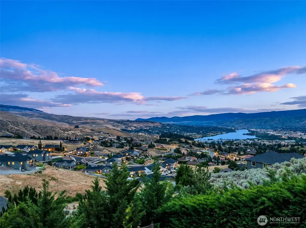 118 E Mountain Brook Lane Wenatchee WA 98801