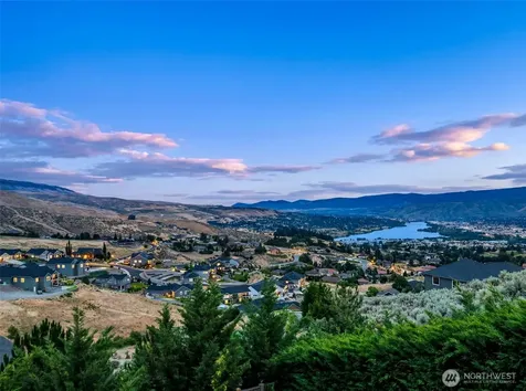 118 E Mountain Brook Lane Wenatchee WA 98801