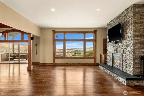118 E Mountain Brook Lane Wenatchee WA 98801