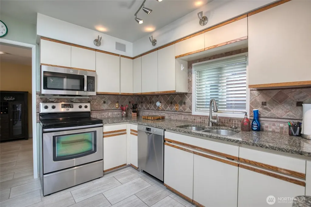 612 9th Avenue Aberdeen WA 98520