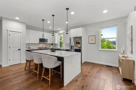 14590 36th Avenue NE Lake Forest Park WA 98155