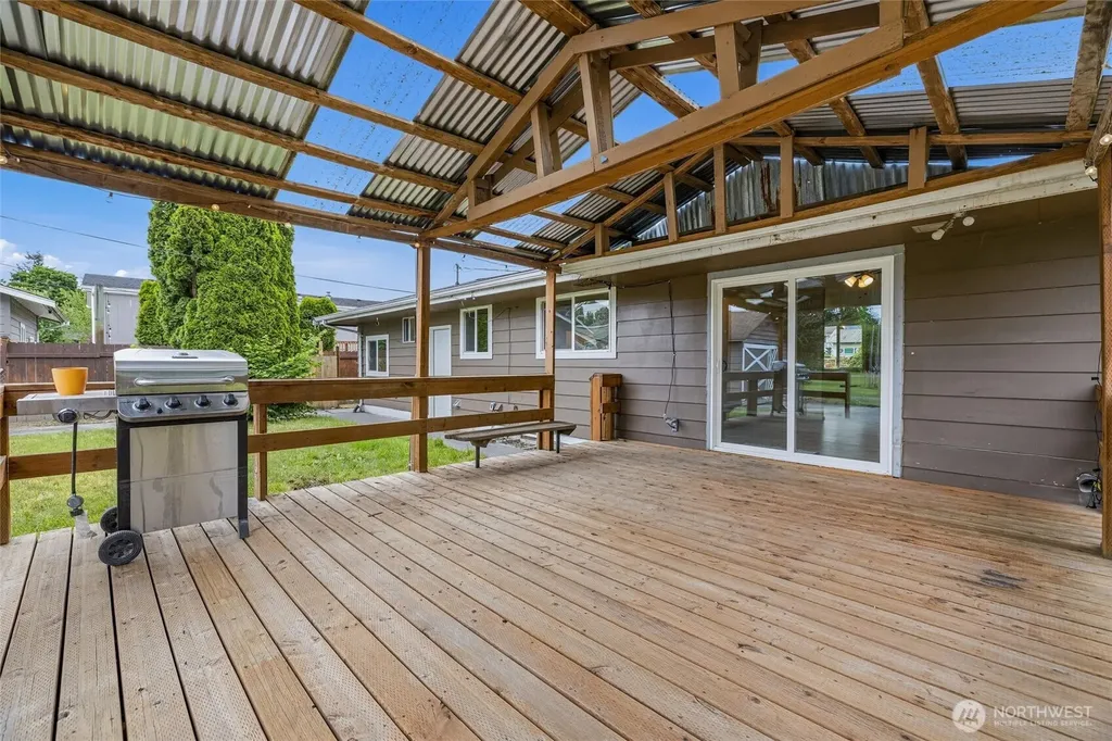 230 Cleveland Avenue Sumas WA 98295