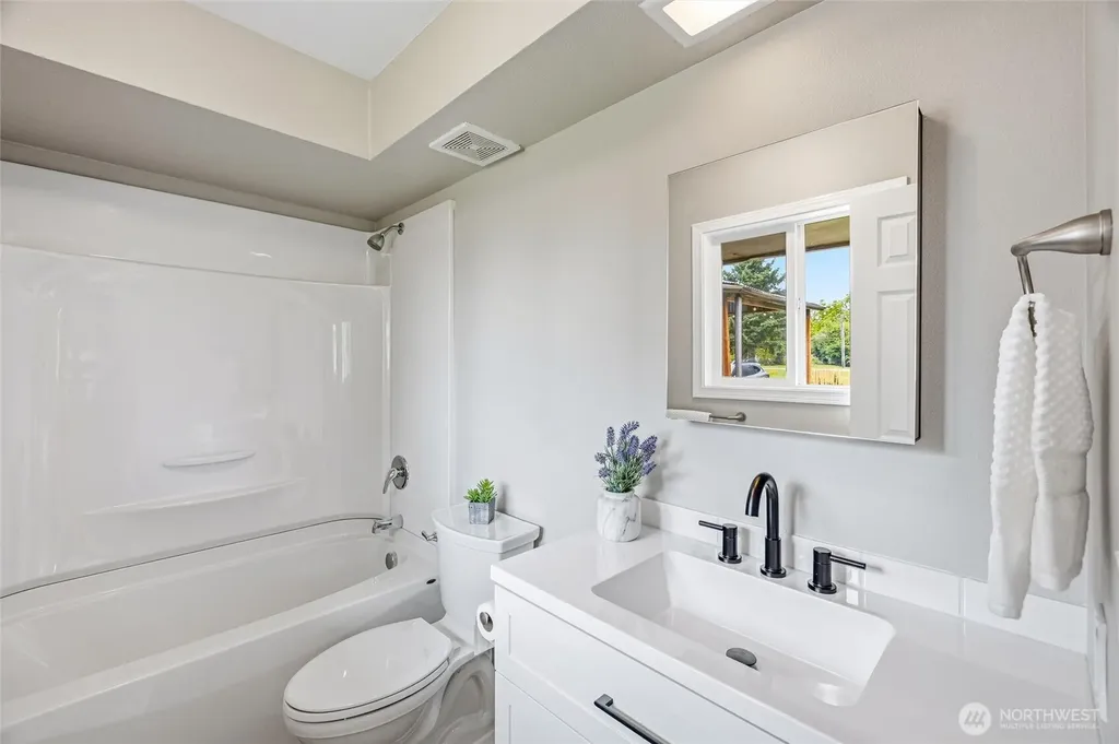 230 Cleveland Avenue Sumas WA 98295