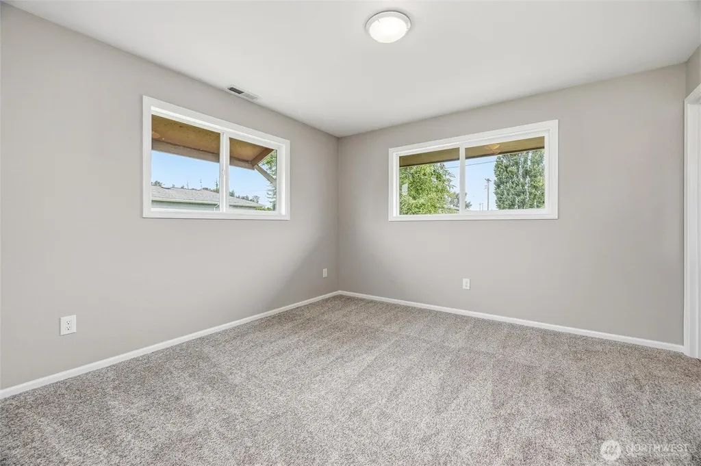 230 Cleveland Avenue Sumas WA 98295