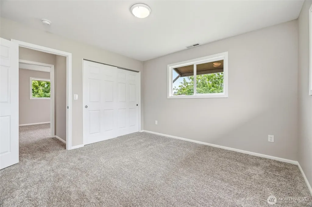 230 Cleveland Avenue Sumas WA 98295