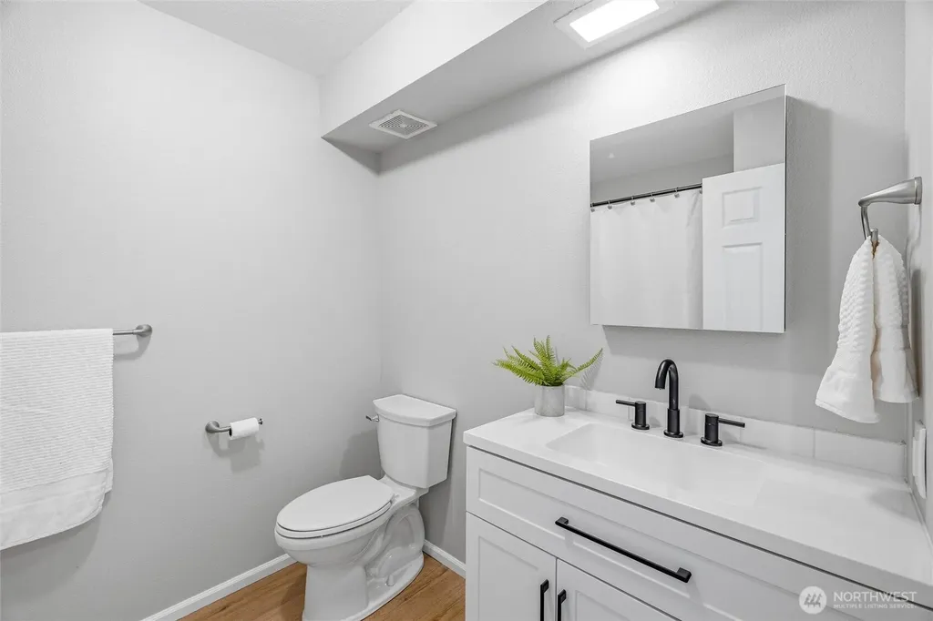 230 Cleveland Avenue Sumas WA 98295
