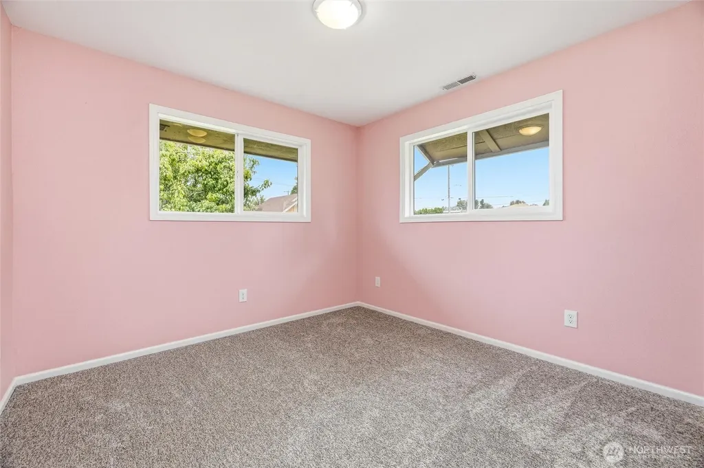 230 Cleveland Avenue Sumas WA 98295