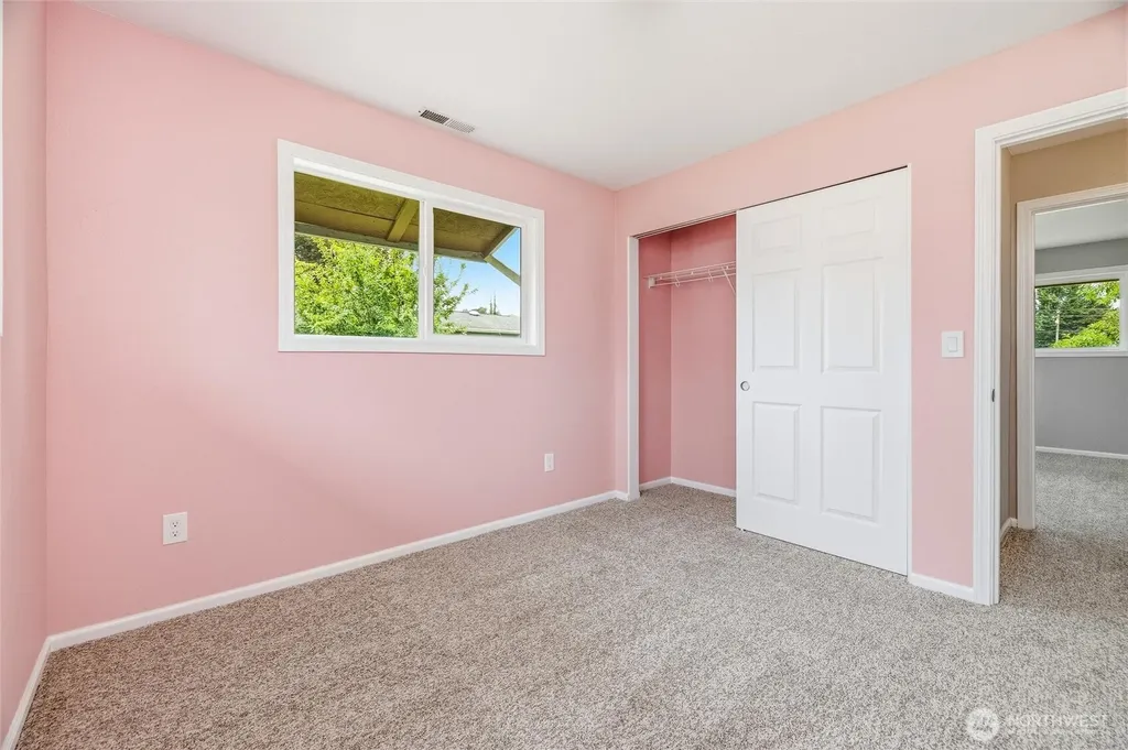 230 Cleveland Avenue Sumas WA 98295