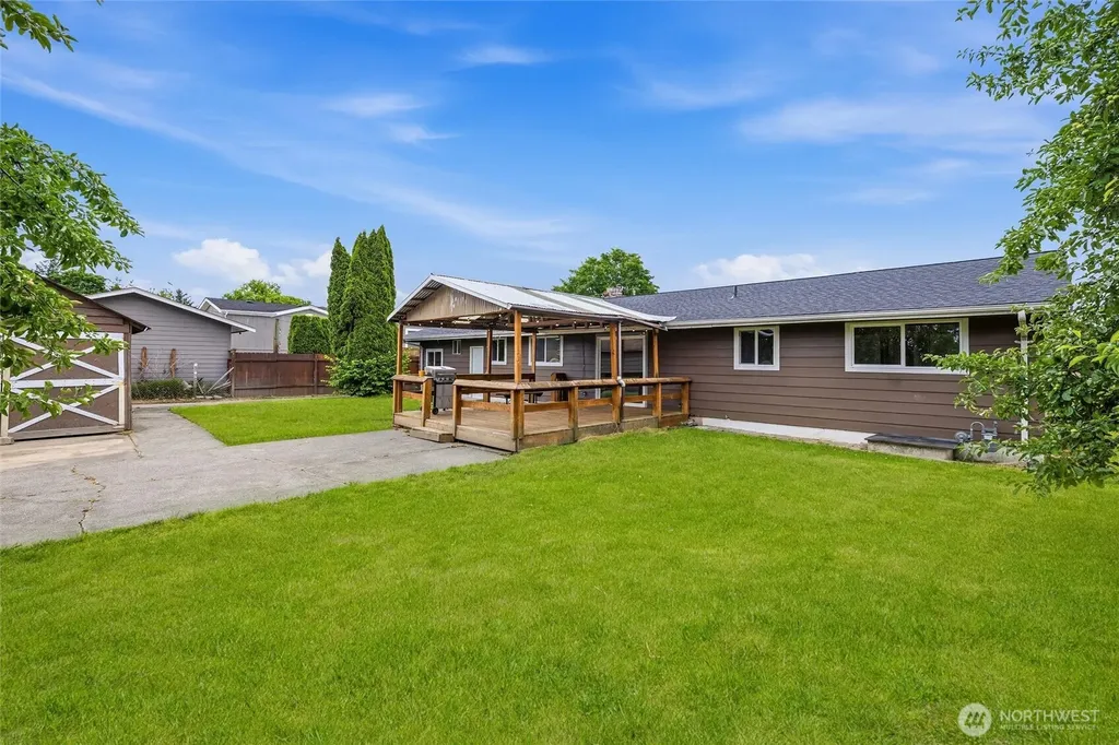 230 Cleveland Avenue Sumas WA 98295