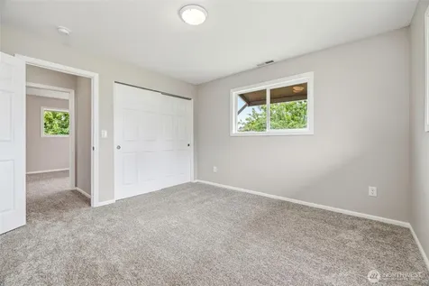 230 Cleveland Avenue Sumas WA 98295