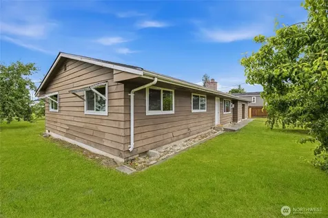 230 Cleveland Avenue Sumas WA 98295