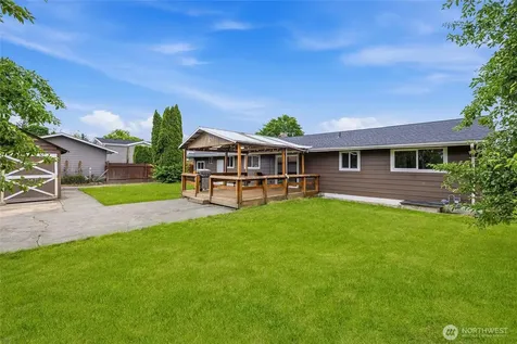 230 Cleveland Avenue Sumas WA 98295