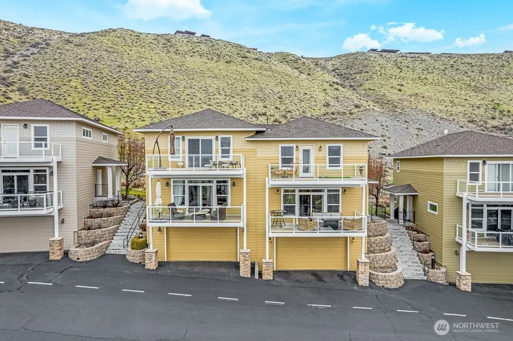 23325 Sunserra Loop NW Quincy WA 98021