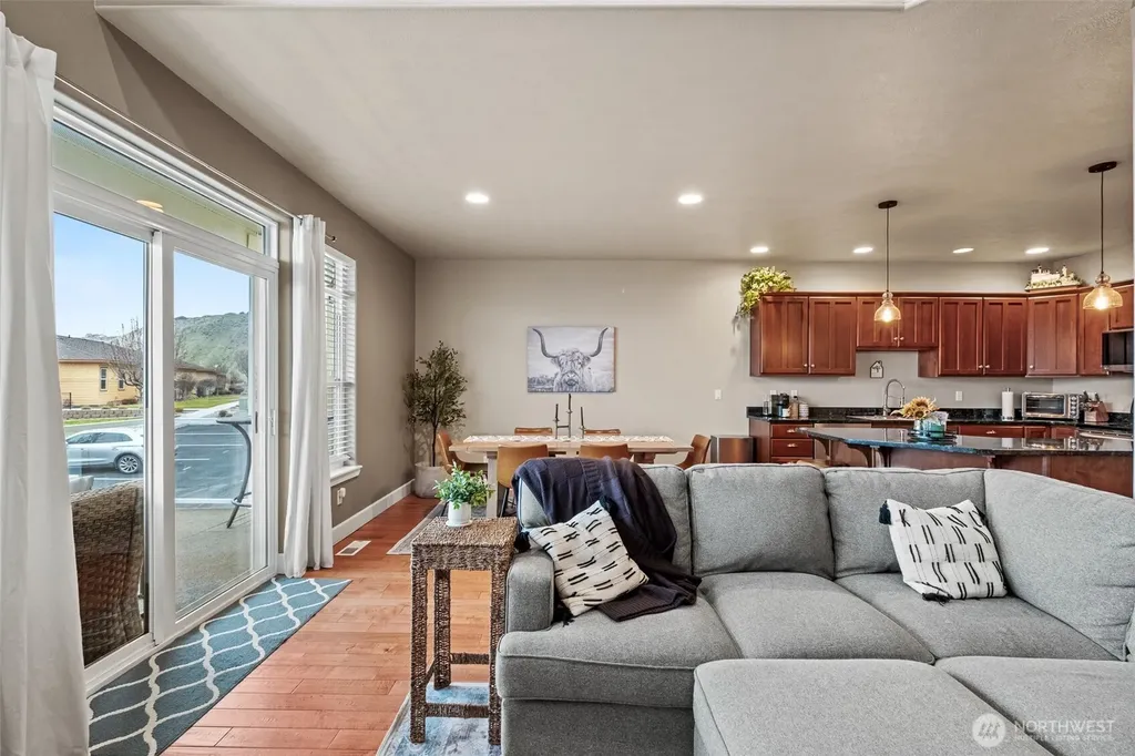 23325 Sunserra Loop NW Quincy WA 98021