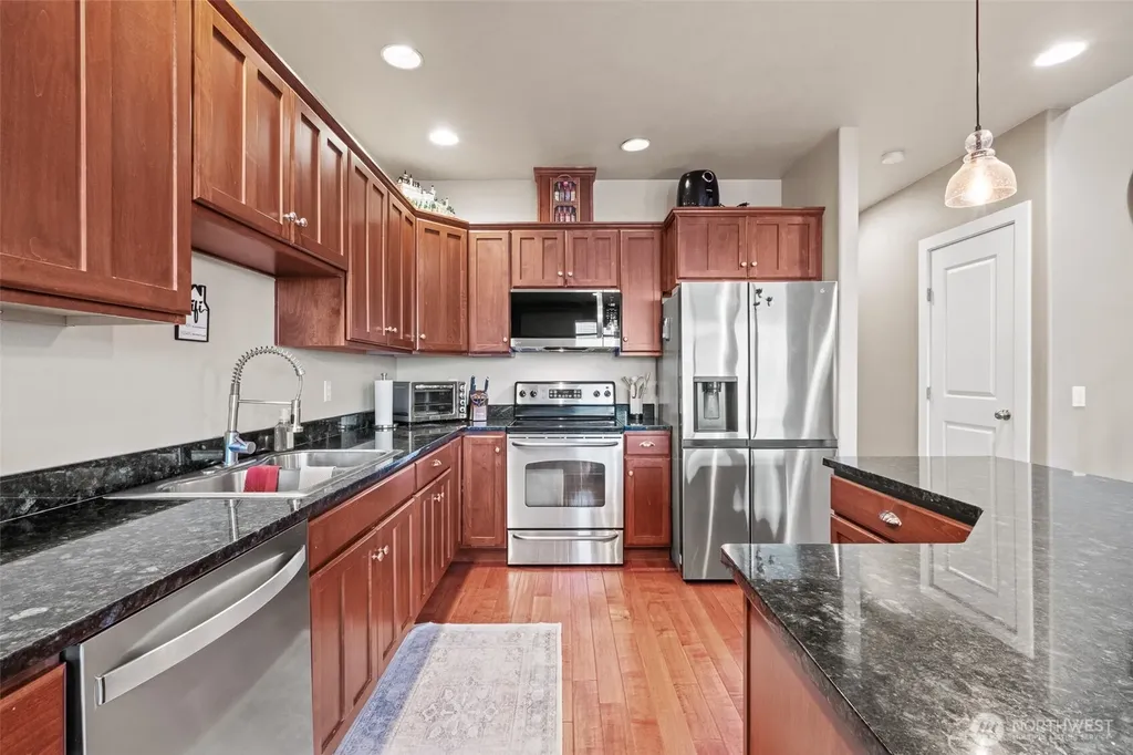 23325 Sunserra Loop NW Quincy WA 98021