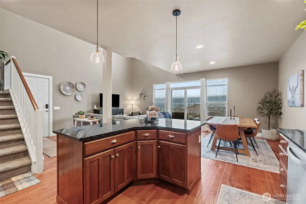 23325 Sunserra Loop NW Quincy WA 98021