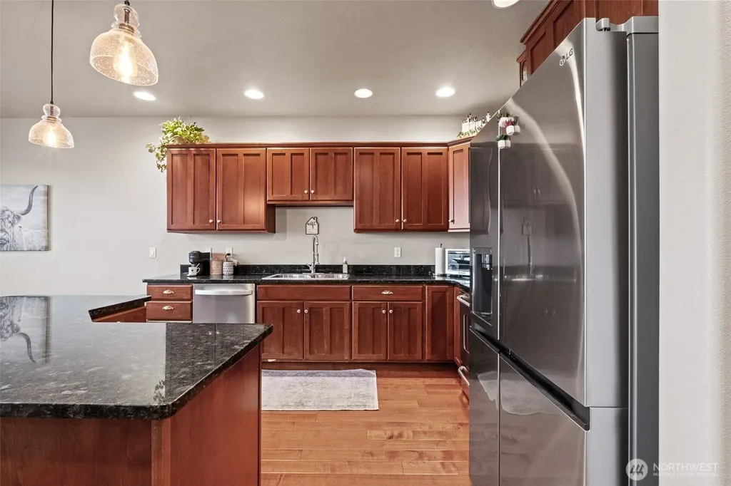 23325 Sunserra Loop NW Quincy WA 98021