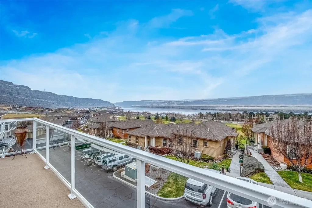 23325 Sunserra Loop NW Quincy WA 98021