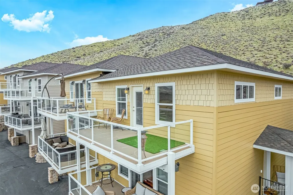23325 Sunserra Loop NW Quincy WA 98021