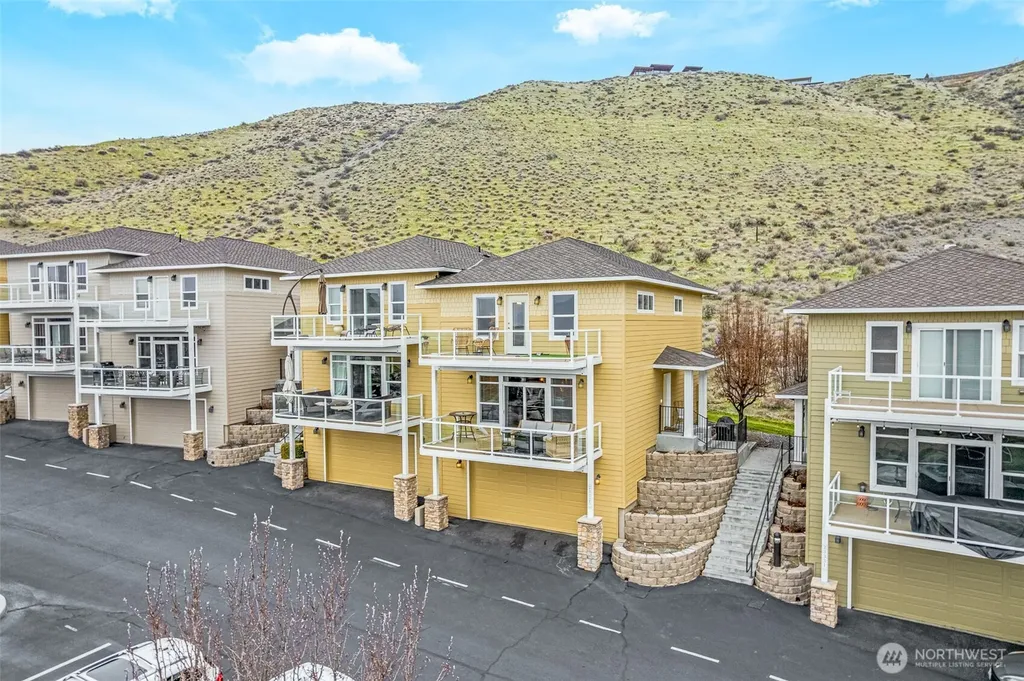 23325 Sunserra Loop NW Quincy WA 98021