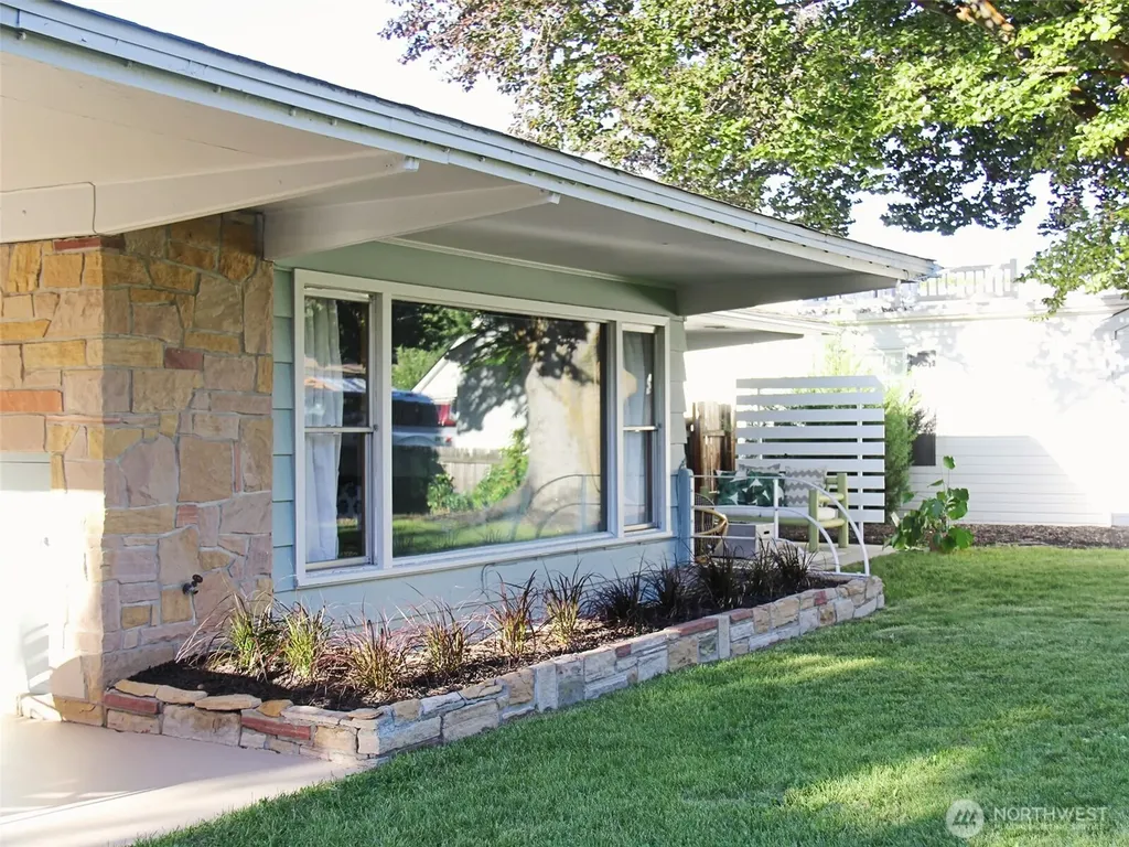 945 Idaho Street Wenatchee WA 98801
