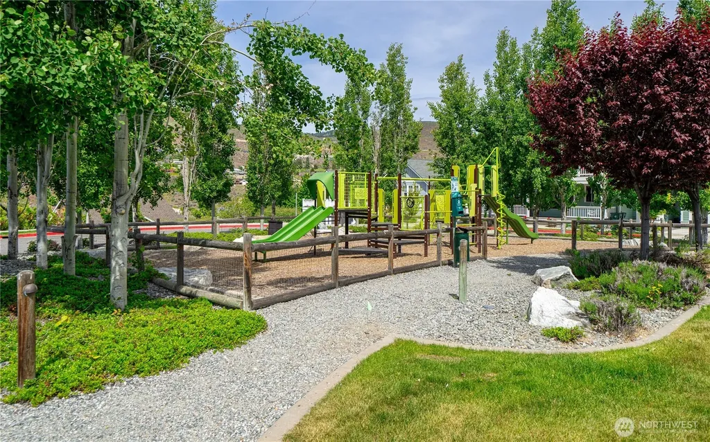 1462 Bighorn Way Chelan WA 98816