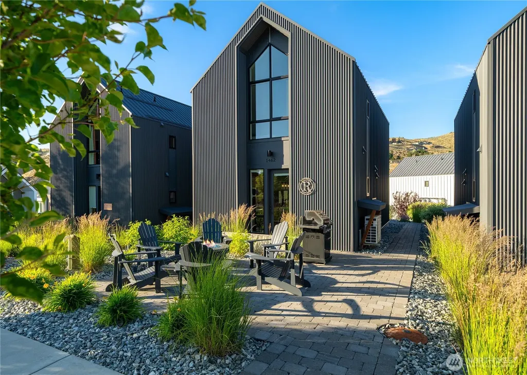 1462 Bighorn Way Chelan WA 98816