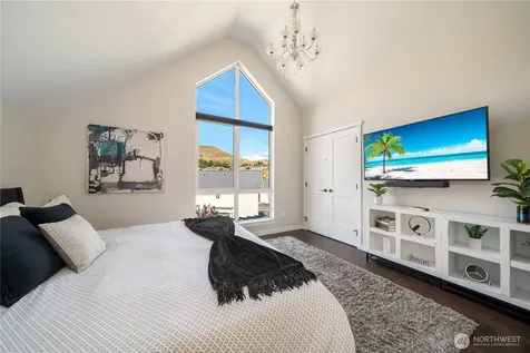1462 Bighorn Way Chelan WA 98816