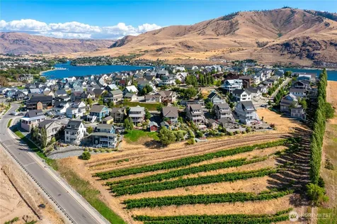 1462 Bighorn Way Chelan WA 98816